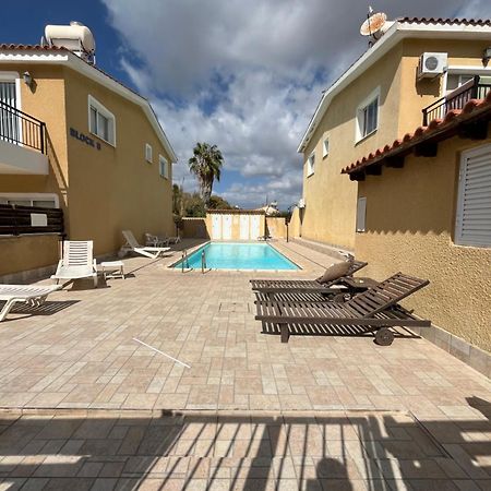 Apartment In Residential Complex With Pool Klorakas Екстер'єр фото